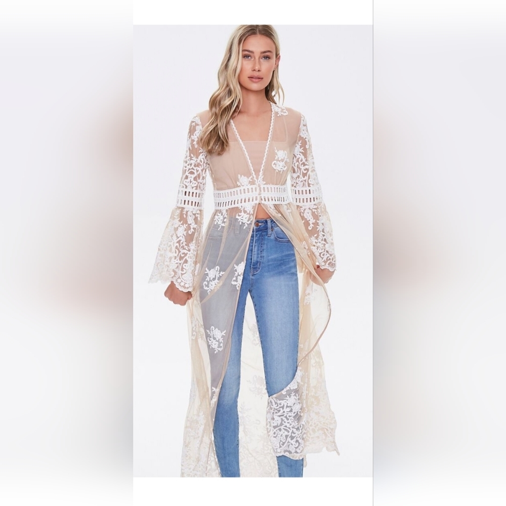 Forever 21 White Lace Robe Intimates & Sleepwear